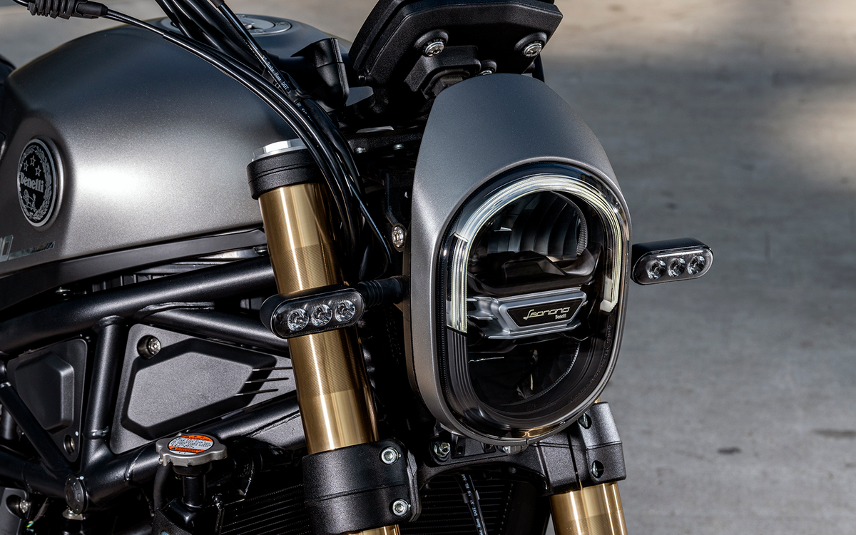 Benelli Leoncino 800