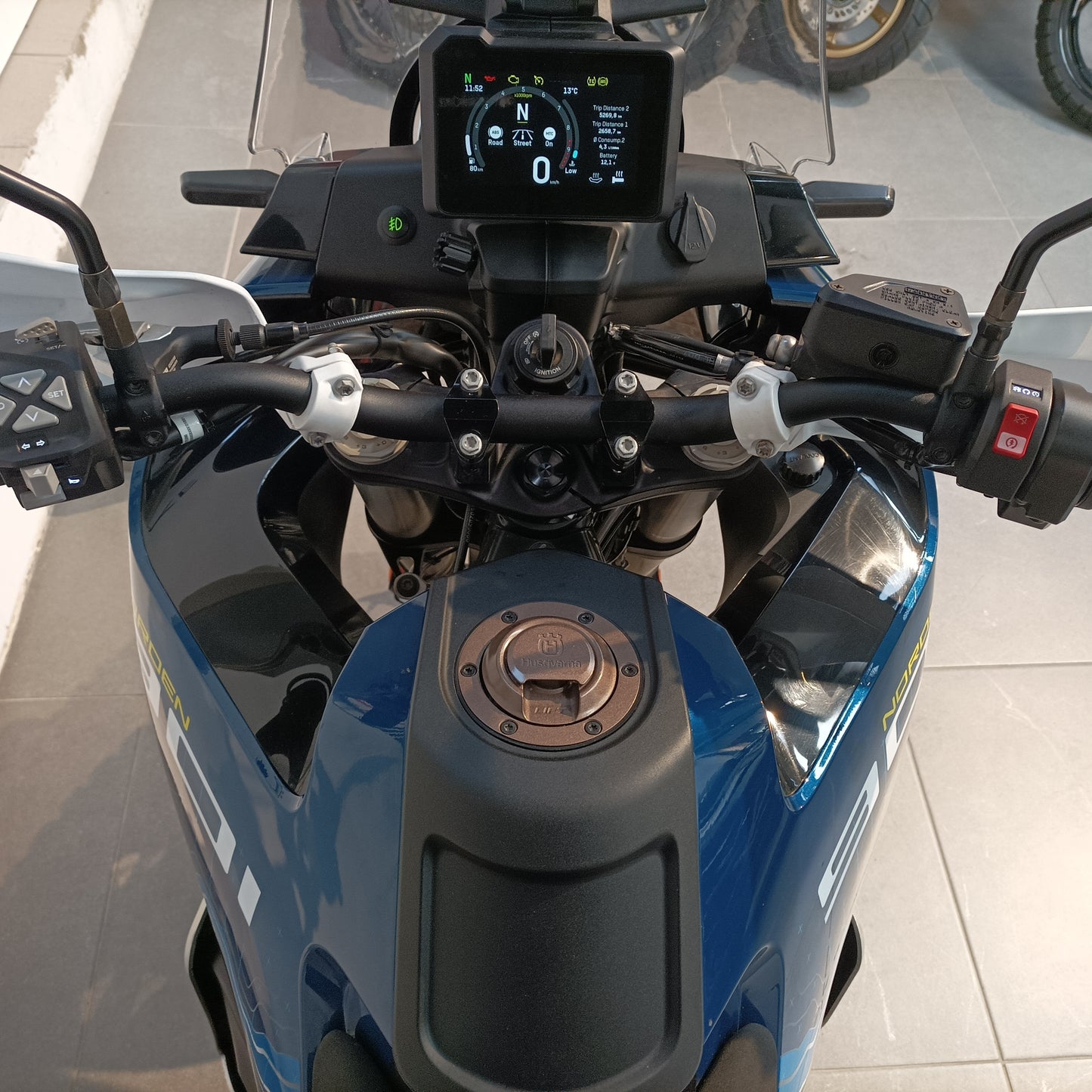 Husqvarna Norden 901 Expedition