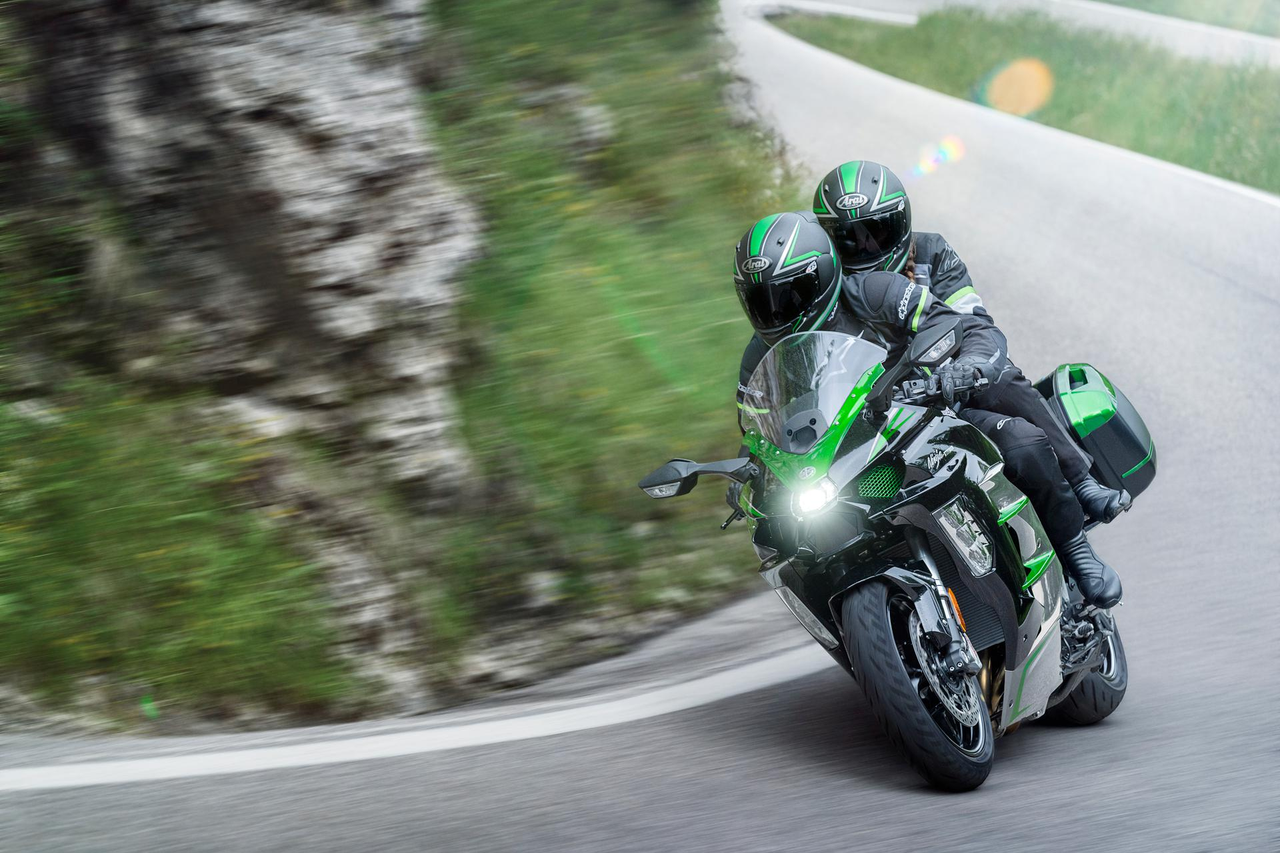 KAWASAKI Ninja H2 SX SE