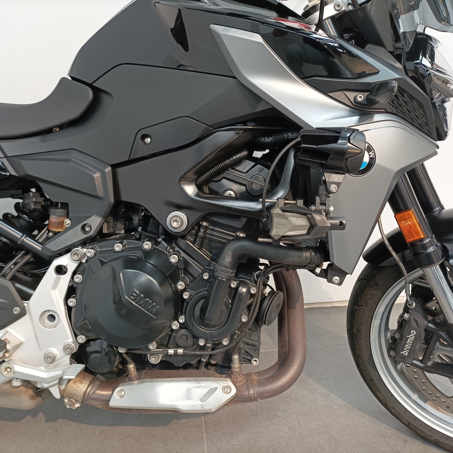 BMW F 900 R