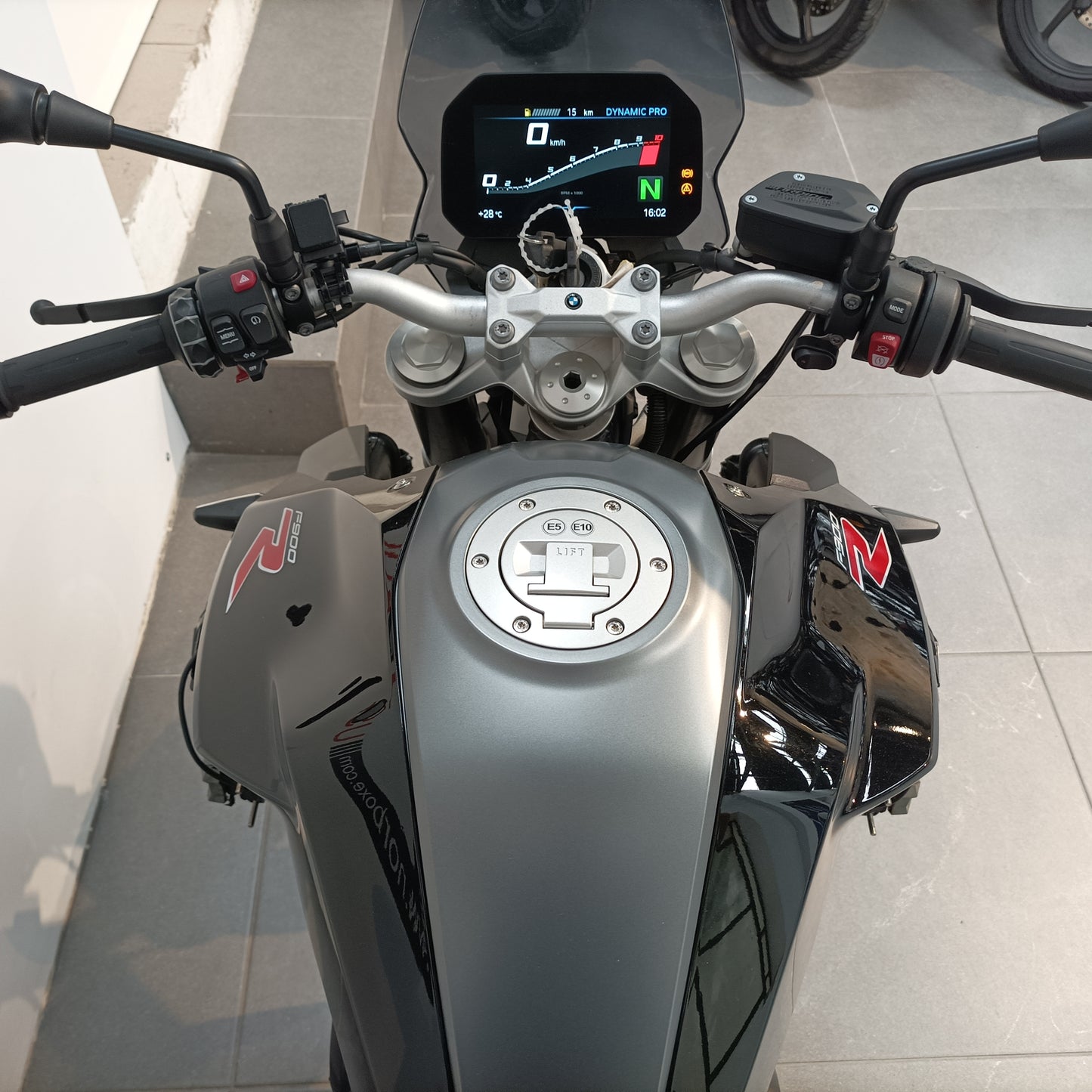BMW F 900 R