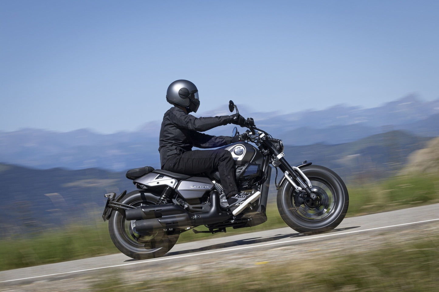 Benelli Leoncino Bobber 400