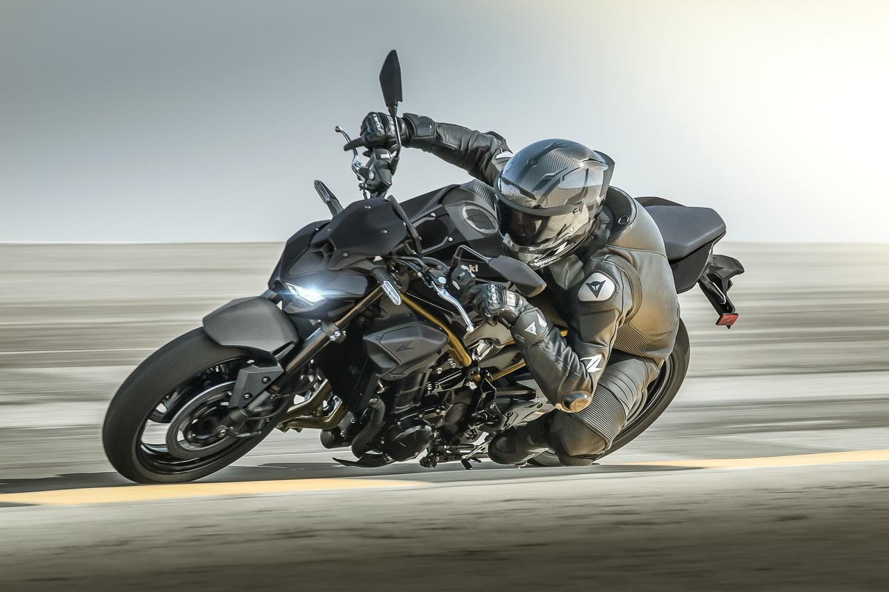 KAWASAKI Z900 - DISPONÍVEL PARA TEST DRIVE