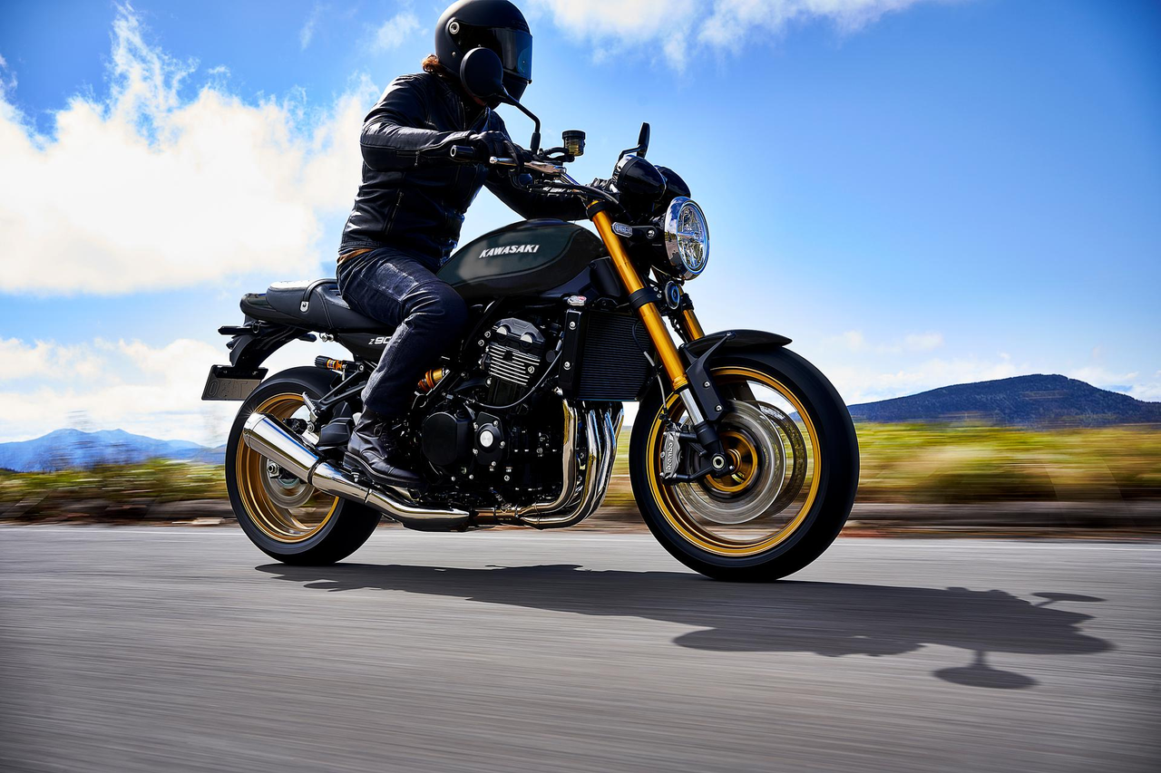 KAWASAKI Z900 RS Edição Especial